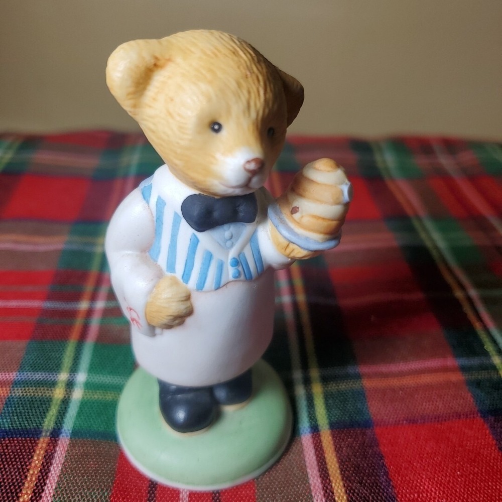 Franklin Mint William Small Figurine Blue‎ White Porcelain Vintage 1986 Bear